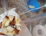 A picture of step 1 of Apple and date milkshake.