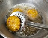 A picture of step 4 of Crispy Puffed Rice and Onion Patties.