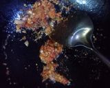 Foto langkah ke 2 dari resep Ayam suwir isian roti goreng.