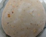 A picture of step 2 of Paneer paratha.