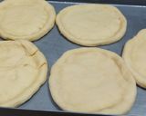 A picture of step 2 of Person Tikka pizza.