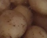 Foto del paso 1 de la receta: Papines estrellados 🥔 Papas aplastadas 🥔 Patatas al puñetazo 🥊 Batatas à murro 🇵🇹