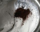 A picture of step 2 of Frozen Oreo Cream.