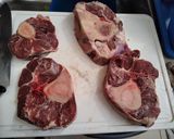 Foto del paso 2 de la receta: Osobuco desmechado al vino