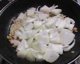 Fűszeres algériai shakshuka 🇩🇿 buggyantott tojással 🥚🍅 recept fázis 2 fotója