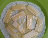 Foto langkah ke 3 dari resep Easy Cheesy Tortilla.