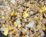 A picture of step 4 of XO Sauce Fried Rice with Egg.