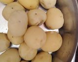 ছোট আলু দিয়ে চিকেন কষা (choto aloo diye chicken kosha recipe in Bengali) রেসিপি ধাপ - 2 ছবি
