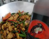 Foto langkah ke 5 dari resep Oseng tetelan lombok ijo.
