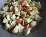 Foto langkah ke 5 dari resep Tumis Gambas Saos Tiram.