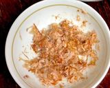 A picture of step 1 of Tuna Mayo & Bonito Flake Onigiri.