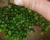 A picture of step 3 of Roasted matar.