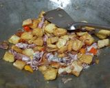 Foto langkah ke 4 dari resep Oseng cumi asin tahu.