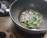 A picture of step 2 of Spicy red chilli powder sabudana khichadi.