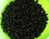 Foto del paso 2 de la receta: Alubias negras con calamares