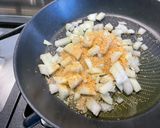 Une image de l'étape 3 de Gratin de macaronis au lard, courgettes et roquefort.