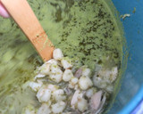 A picture of step 6 of Pozole Verde con Pollo.