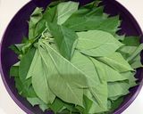 Foto langkah ke 1 dari resep Gulai Daun Singkong.