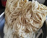 चायनीज वेज हाक्का नुडल्स (Chinese hakka noodle recipe in marathi) रेसिपी स्टेप 1 फोटो 