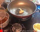 Foto langkah ke 2 dari resep Ayam Goreng Mentega.