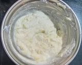 A picture of step 2 of Muesli Yoghurt Fruit Parfait.