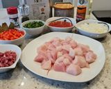 Foto del paso 1 de la receta: Dados de pollo al chilindrón