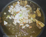 Foto del paso 4 de la receta: Arroz seco de verduras, gambas y aguacate