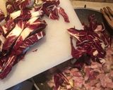 Foto del passaggio 2 della ricetta Mezze maniche radicchioPancetta affumicata e gorgonzola