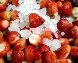 Hình bước làm 2 của món Mứt Dâu Tây 🍓🍶