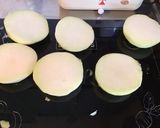Une image de l'étape 2 de Choux raves farcis aux deux fromages et tomates séchées.