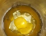 A picture of step 1 of Podi and pepper omelet.
