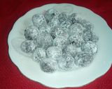A picture of step 8 of Amla ki khatti meethi goli.