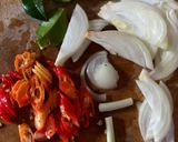 Foto langkah ke 2 dari resep Udang saos padang.