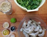 Foto del paso 1 de la receta: Ensalada de quinoa, kale y camarones con aderezo de tahini