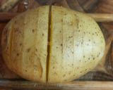 Hình bước làm 1 của món Khoai tây bỏ lò