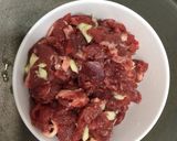 Hình bước làm 1 của món Bò xào củ cải khô