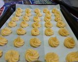 Foto langkah ke 3 dari resep Kue Sus isi coklat.