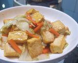 Foto langkah ke 4 dari resep Tumis Tahu Sawi Putih.