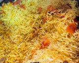 صورة لخطوة 3 من وصفة رز الدجاج بالزعفران بقدر الضغط