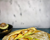 Foto del paso 4 de la receta: Tortilla wrap hack de camarones
