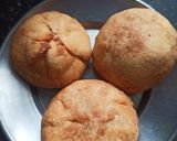 A picture of step 8 of Jodhpuri Pyaj kachori.