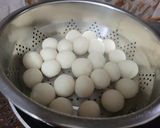 A picture of step 4 of गोली इडली.