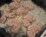 Foto del paso 3 de la receta: Riñoncitos al vino blanco con papas cuña