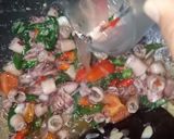 Foto langkah ke 4 dari resep Tumis Cumi Asin Cabe Ijo.