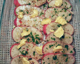 Foto del paso 1 de la receta: Patatas rojas laminadas al horno, con ajos y perejil
