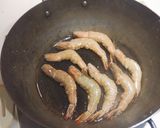 大蝦菠菜蘑菇意粉 附「實作影片」的食譜步驟5照片