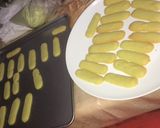 Foto langkah ke 6 dari resep Lidah kucing Pandan tanpa cetakan #SiapRamadan.