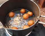 A picture of step 5 of Bread Gulab Jamun.