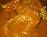 Foto langkah ke 5 dari resep Tumis gulai ikan goreng.