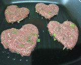 Foto del paso 2 de la receta: Hamburguesa corazón sin pan